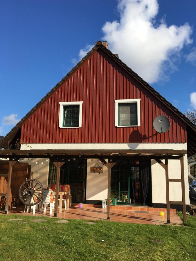 Trollhus - Grosses Familienfreundliches Ferienhaus Born Kültér fotó