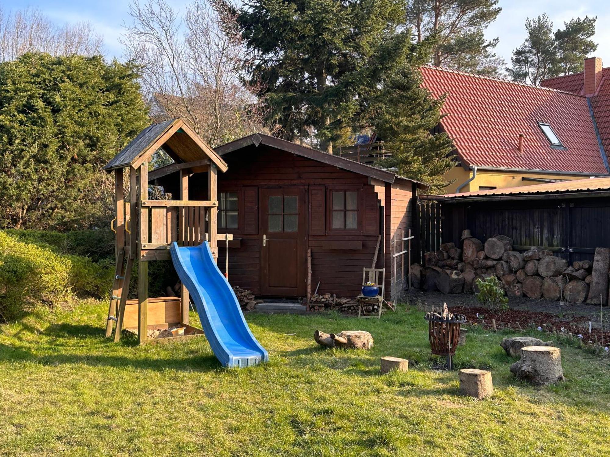 Trollhus - Grosses Familienfreundliches Ferienhaus Born Kültér fotó